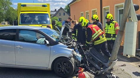 Bautzen Auto prallt in Göda gegen Ampel Sächsische de