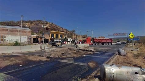 Choque M Ltiple Sobre La Carretera Comonfort San Miguel De Allende