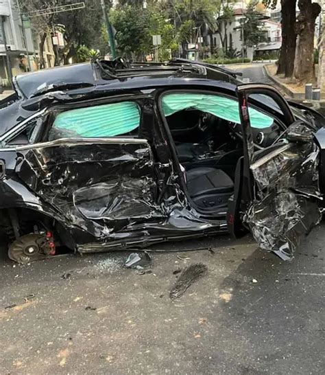 Auto De Lujo Queda Deshecho Por Choque En La Roma CDMX