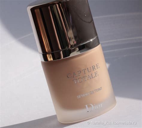 Тональная сыворотка Dior Capture Totale Serum de Teint SPF 25 в оттенке ...