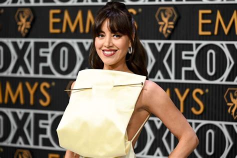 Aubrey Plaza Shares Meme That Turned Her Emmys Dress into 'Sex and the