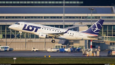 SP LDE LOT Polish Airlines Embraer ERJ 170 170 100 At Warsaw