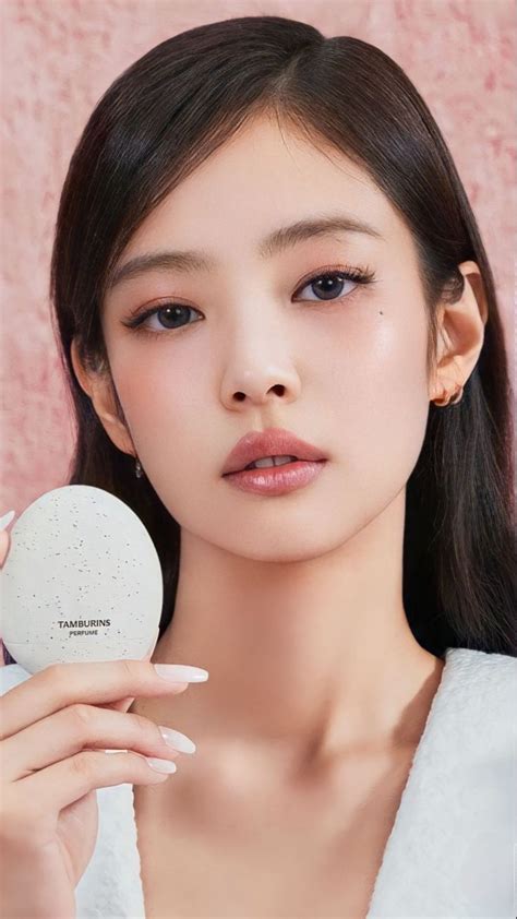 Mari menonton film panas Let s watch a hot movie Makyaj Fotoğraf Fotoğraf kolajı