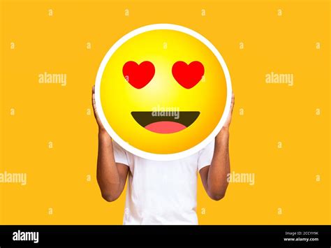 Emoticon Kiss Love Emoji Face Fotografías E Imágenes De Alta Resolución Alamy