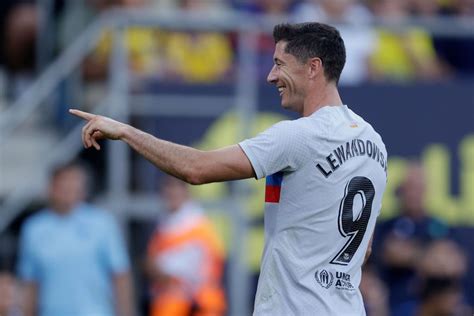 Lewandowski Na Ok Adkach Hiszpa Skich Medi W Celuje W Bayern