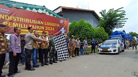 Bupati Lamongan Lepas Pendistribusian Logistik Pemilu