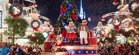 7 Ways Walt Disney World Prepares for the Holidays | BestofOrlando.com