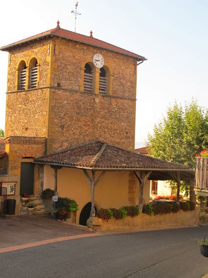 Eglise à Val d Oingt PA00118049 Monumentum