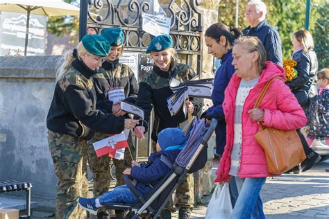 Nowy Sącz Kwesty na sądeckich cmentarzach Sądeczanie chętnie włączali