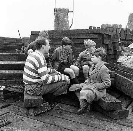 Do Photos Show Stonehenge Being Built Years Ago Stationgossip