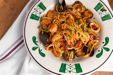 Linguini Ai Frutti Di Mare Dinner Cafe Fiore Italian Restaurant