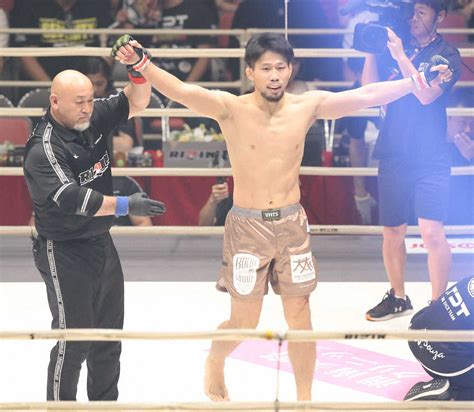 ＜rizin19 中村k太郎×マルコス・ヨシオ・ソウザ＞ 1rko勝ちを収めた中村k太郎 （撮影・後藤 大輝） ― スポニチ