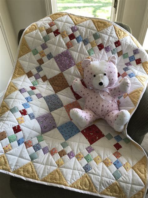 Baby quilt and matching teddy bear | Quiltsby.me