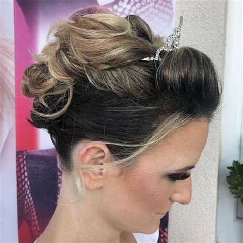 Beautiful Short Updo Styles To Try In August Short Hair