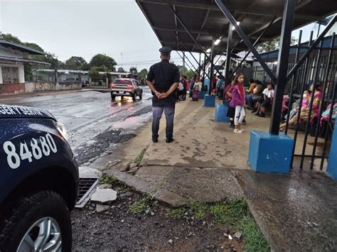 Policía Nacional On Twitter Unidades De La Policía Nacional Se Mantienen Brindando Seguridad