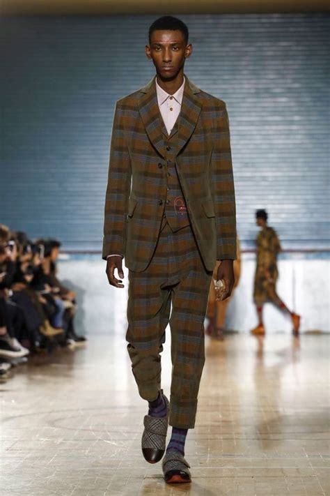 Vivienne Westwood F/W 17 Men's Show (Vivienne Westwood)