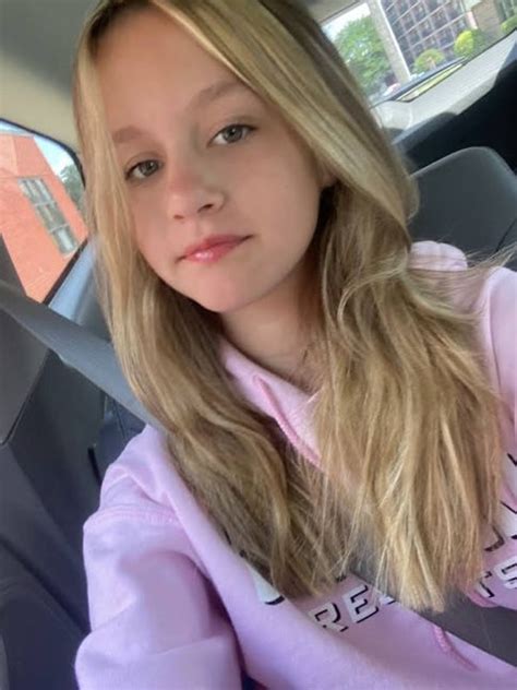 Pin By Cam On Fanpage Pics In 2023 Alya Pretty Blonde