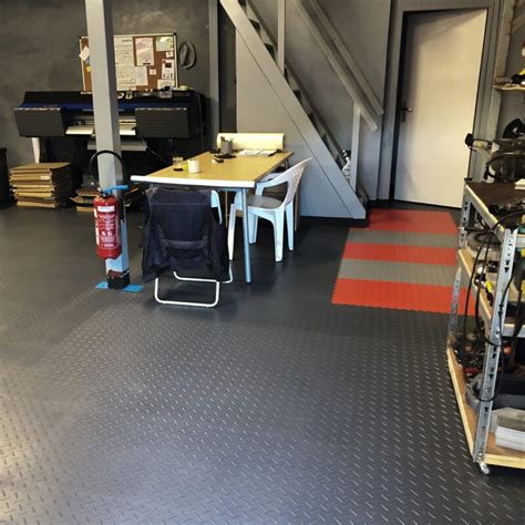 Гаражни PVC подови плочи 4 мм - Dias Flooring