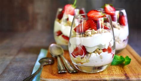 Receta De Eton Mess De Fresas Merengue Y Nata F Cil De Preparar Tubazo