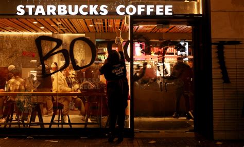 Starbucks Ceo Rips Misrepresentation Of Israel Hamas Stance