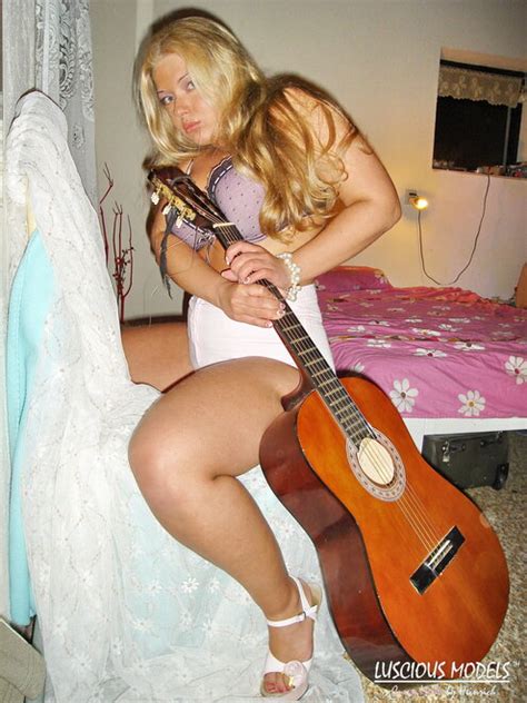 Curvy Blonde Meile 03 Meile 20070218 00291 Porn Pic