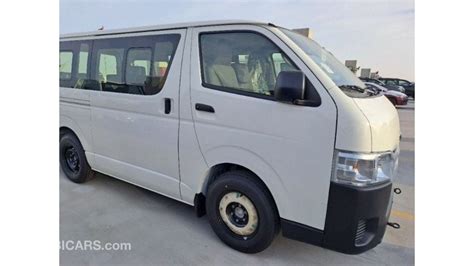 New Toyota Hiace 2.5 LTR DSL Passenger Van 2023 for sale in Dubai - 606370