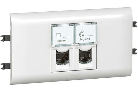 Механизм розетки Legrand СП Mosaic RJ45 + RJ45 CAT.5E FTP с рамкой и ...