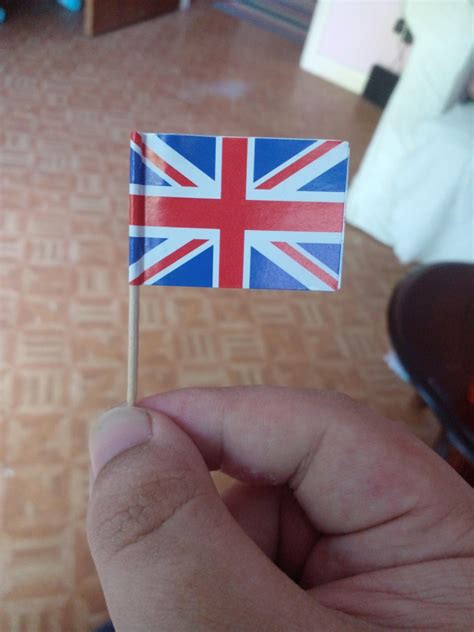 A cute mini Union Jack to put on your food, lol : r/flags