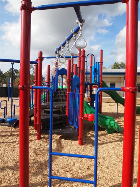 Elementary School Playground Pro Playgrounds The Play And Recreation