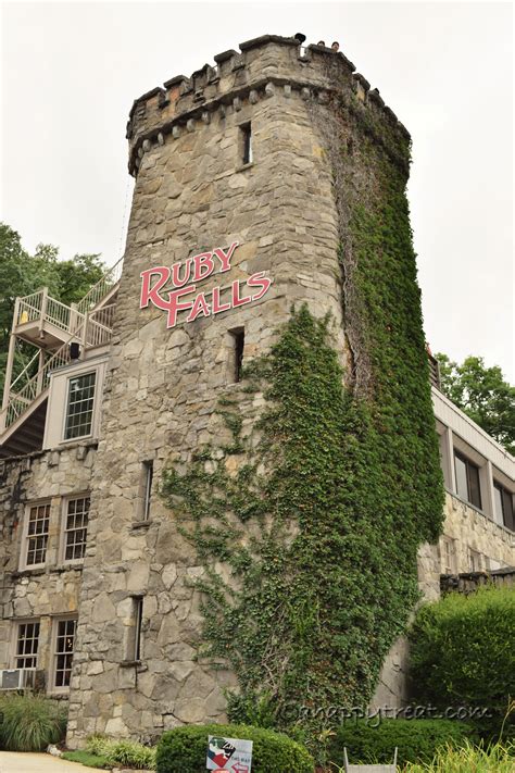 Ruby Falls, Rock City and Incline Railway, US | A Happy Treat