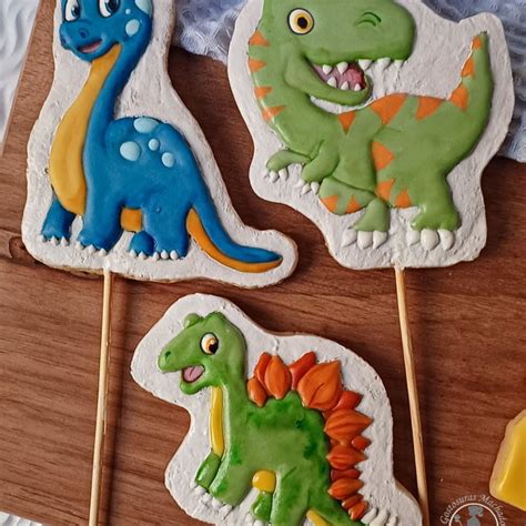 Topper De Bolo Dinossauro Em Biscoito Decorado Elo