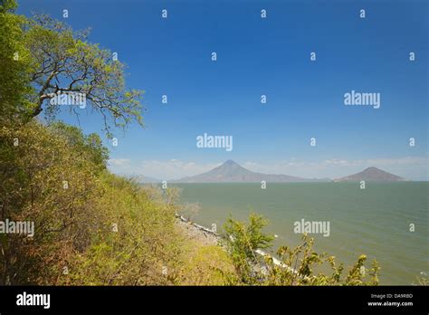 Lake managua nicaragua hi-res stock photography and images - Alamy