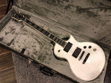 Esp Ltd Ec 1000 Deluxe Snow White With Esp Hardcase Hobbies And Toys