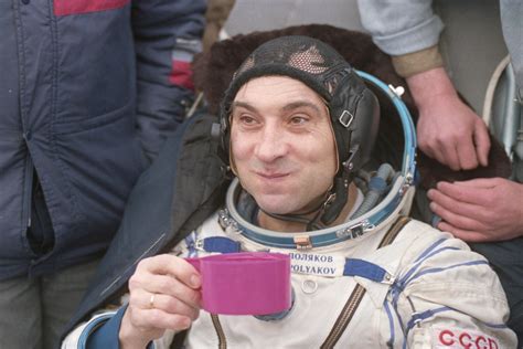 Умер космонавт Валерий Поляков, установивший рекорд по длительности ...
