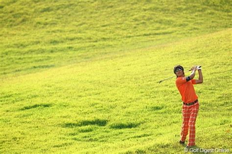 画像詳細 2010年 日本プロゴルフ選手権 日清カップヌードル杯 初日 パサージュ琴海アイランドgc 久保谷が5アンダーで単独首位！池田2