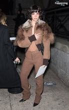 Emily Ratajkowski Sexy Flashes Her Hot Tits While Attending To Marc Jacobs Fashion Show In New