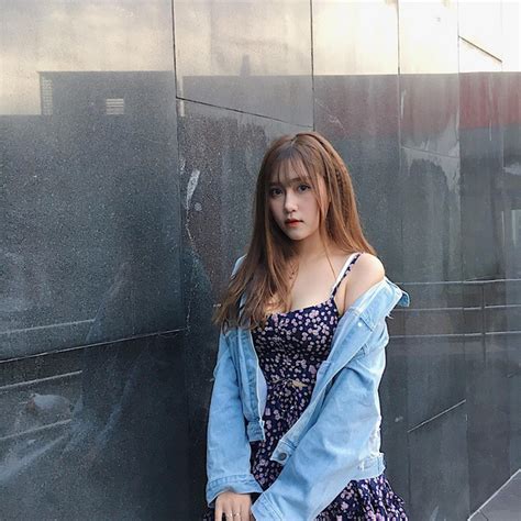 Xuất hiện cô nàng hot girl k xinh như búp bê nhưng vòng một mới là điểm tạo nên sự chú ý