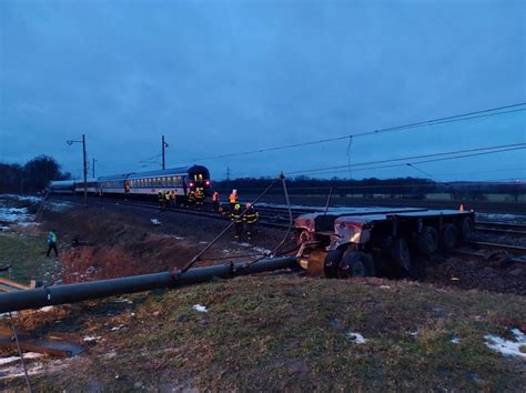 Czechy tragedia na przejeździe kolejowym ZDJĘCIA