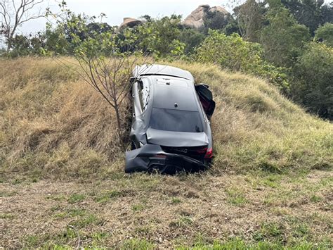 何潤東驚傳車禍！金門拍戲「瑪莎拉蒂遭撞」 副導演救出送醫 蕃新聞