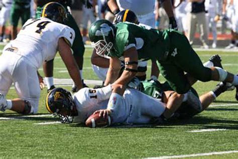 Illinois Wesleyan football endures delay, early miscues to top Franklin ...