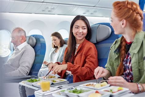 Cuánta agua hay que beber durante un vuelo Traveler