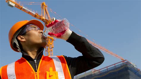 Sommer Auf Der Baustelle Effektiver Schutz Und Effizientes Arbeiten An