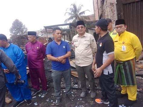 Bupati Anwar Sadat Tinjau Lokasi Kebakaran Di Pasar Ampera Kuala