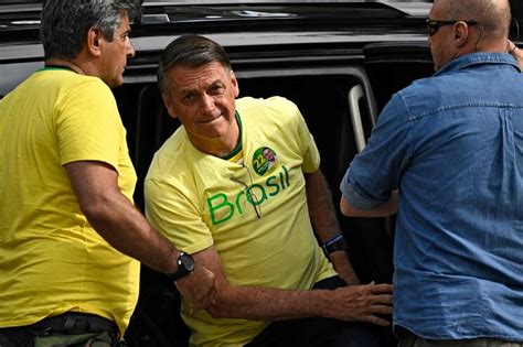 Telemóvel do assessor de Bolsonaro continha planos para golpe no Brasil