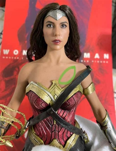 Hot Toys Wonder Woman Batman V Superman Dawn Of Justice Hobbies And Toys