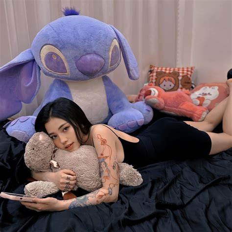 Hot girl làng streamer Lai Lai diện đồ bé xíu quyến rũ hết nấc