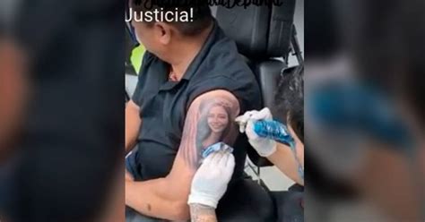 Mario Escobar papá de Debanhi se tatúa el rostro de su hija Es un