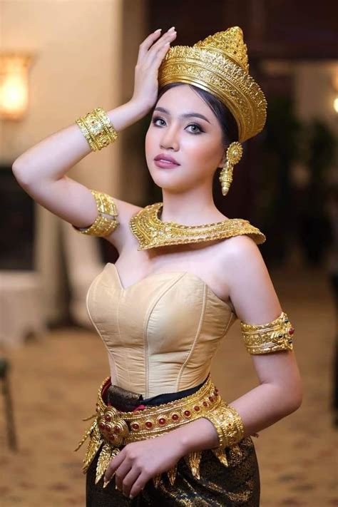 🇰🇭 Khmer Angkor Traditional Costume 🇰🇭 Traditional Outfits Cambodian Dress Beautiful Asian