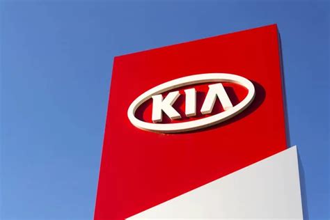 Kia motor company sign – Stock Editorial Photo © lenschanger #133683402