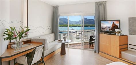 shangri la  marina cairns aldi